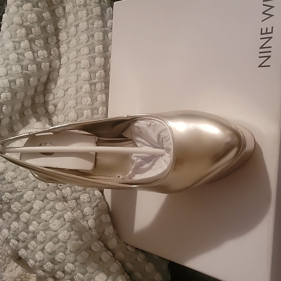 Heels - Picture 2 of 4